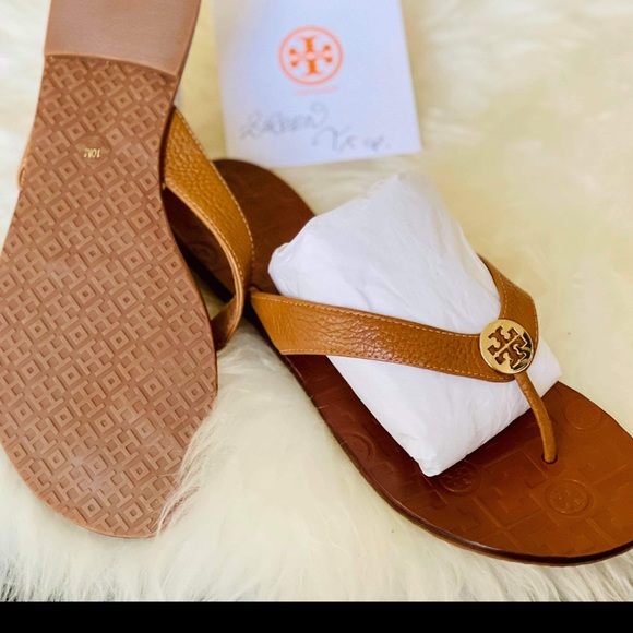 Never worn Tory Burch Thora flip flops - Picture 2 of 2